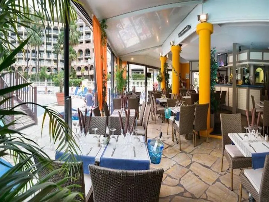 Cannes Front Beach Pools Apartment 0*,  France
