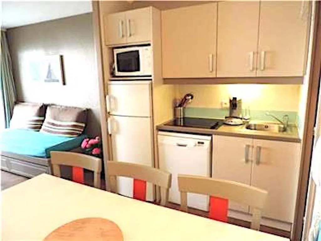 Cannes Front Beach Pools Apartment 0*,  France